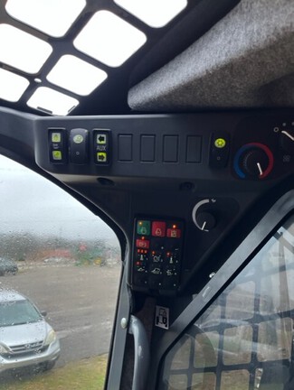 2024 John Deere 325G