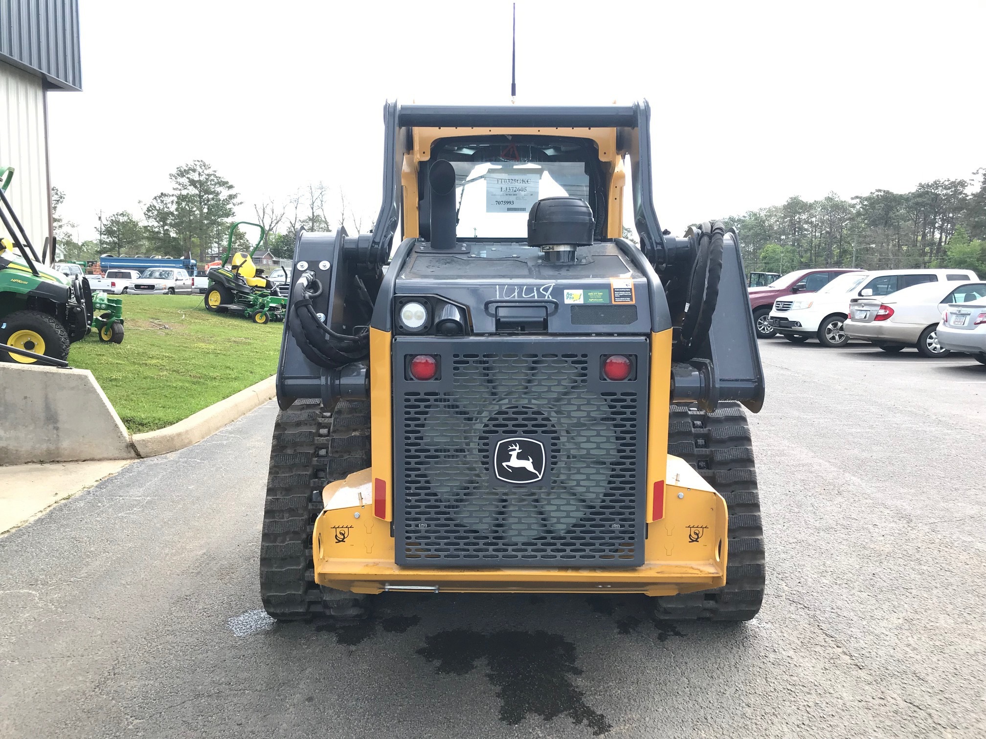 John Deere 325G Image 6