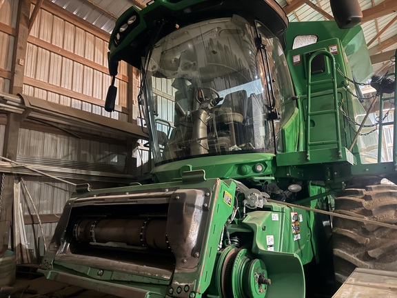 Photo of 2017 John Deere S670