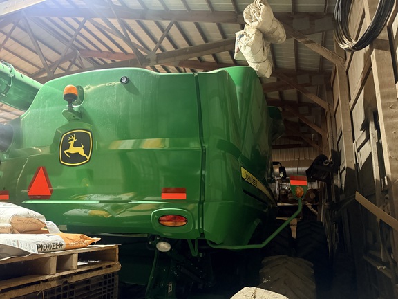 Photo of 2017 John Deere S670