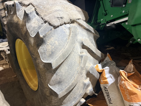 Photo of 2017 John Deere S670