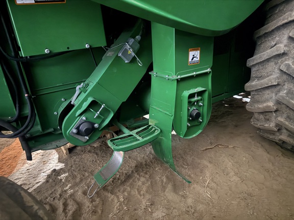 Photo of 2017 John Deere S670