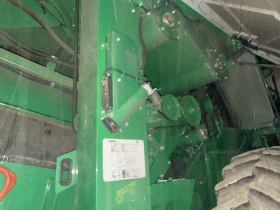 Photo of 2017 John Deere S670