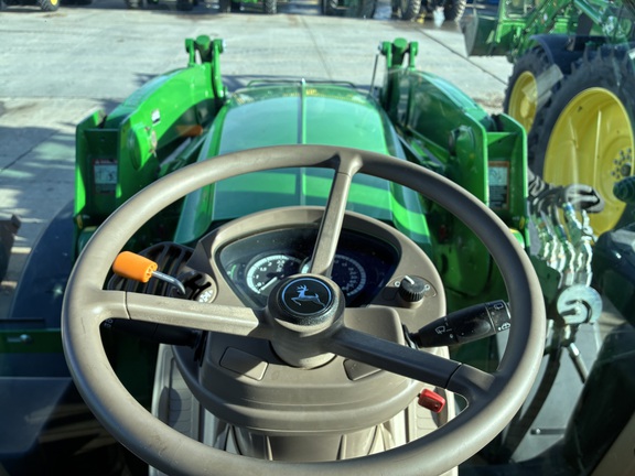 2017 John Deere 6155R (6th thumbnail)