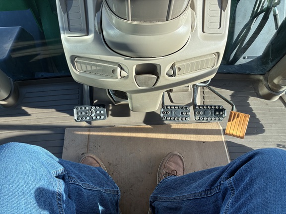 2017 John Deere 6155R (3rd thumbnail)