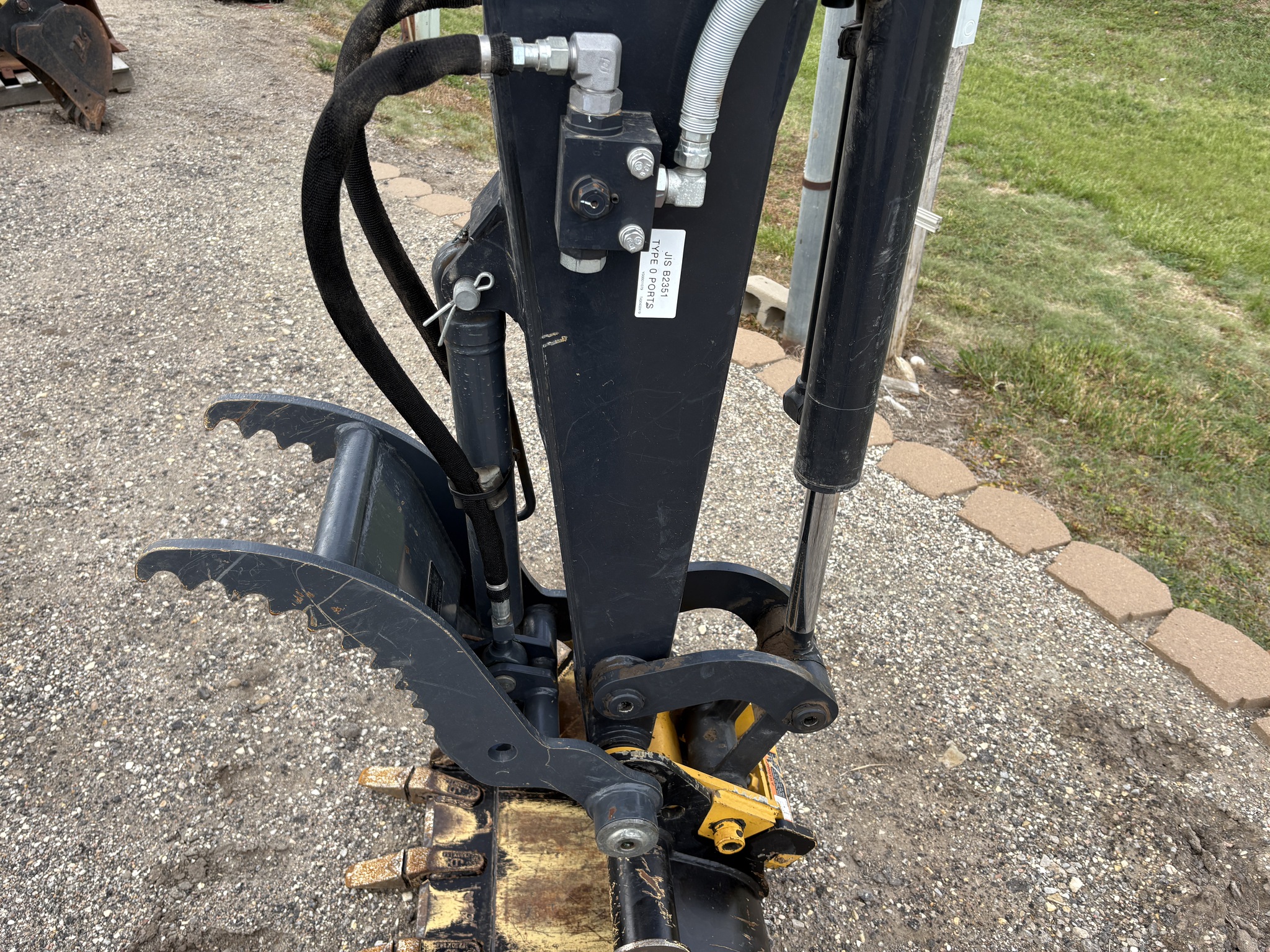 2023 John Deere 35G Image 6