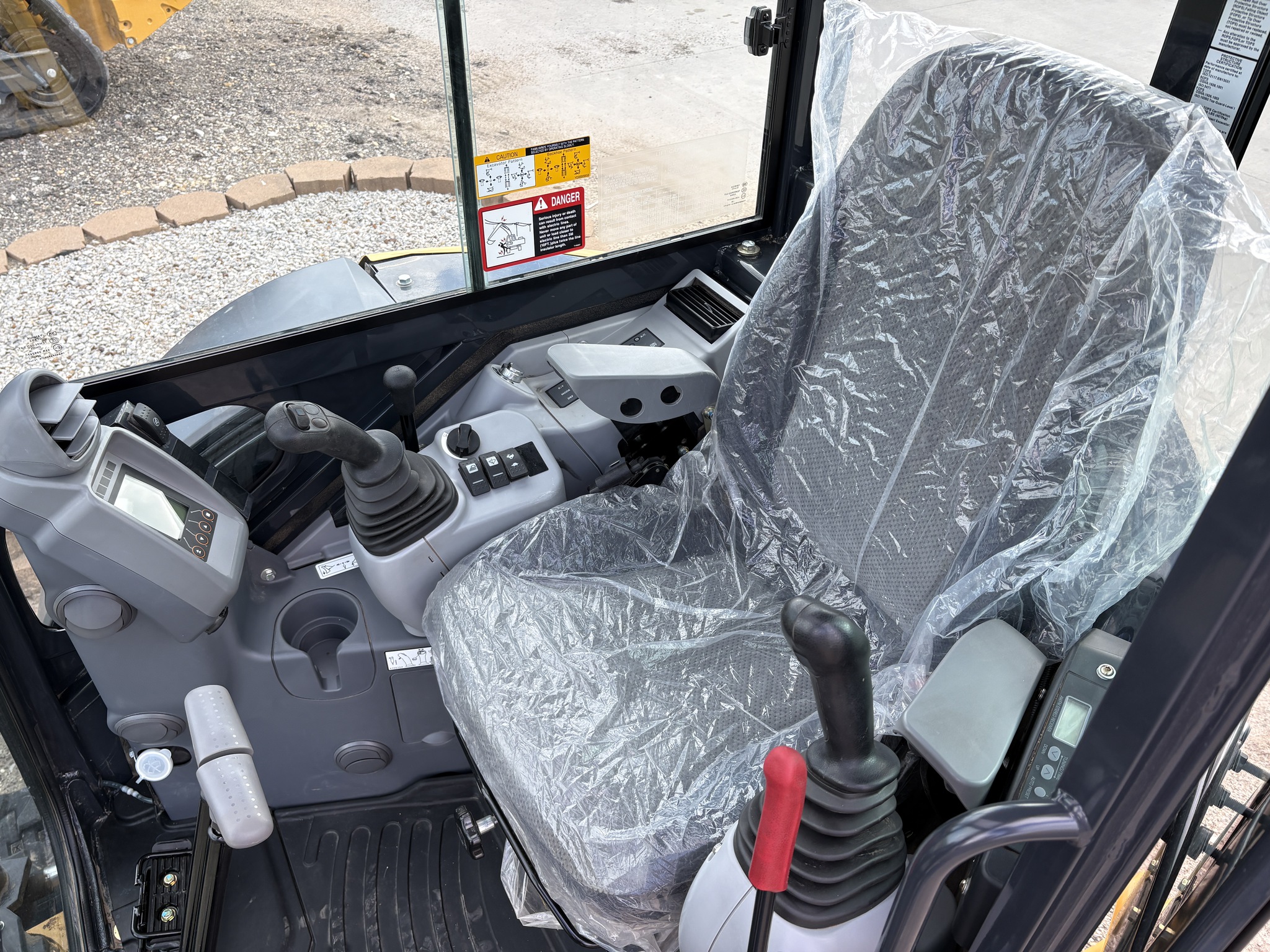 2023 John Deere 35G Image 11