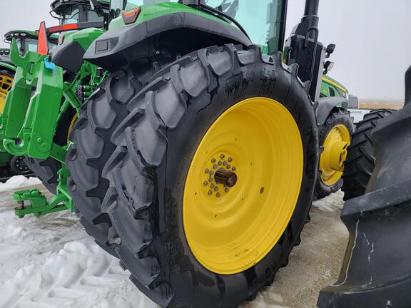 2025 John Deere 8R 310 - Photo10
