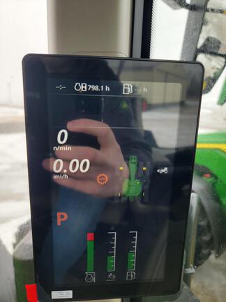 2025 John Deere 8R 310 - Photo15