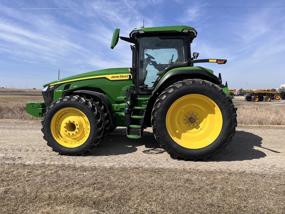 2025 John Deere 8R 310 - Photo8