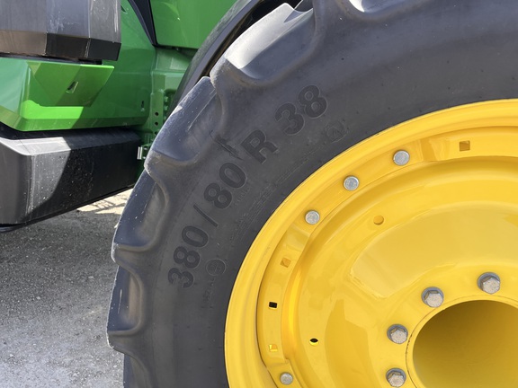2025 John Deere 8R 310 - Photo13