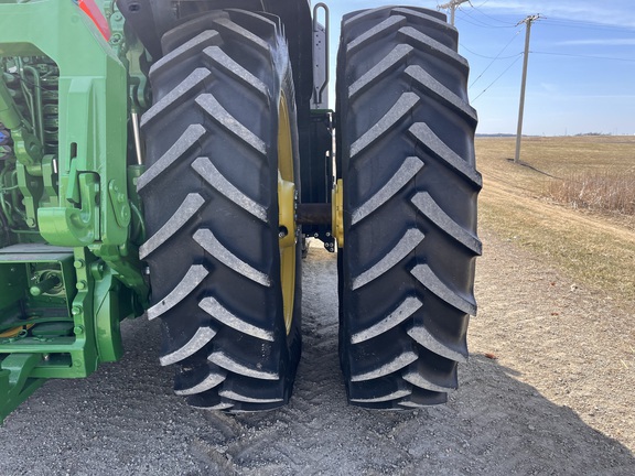 2025 John Deere 8R 310 - Photo17