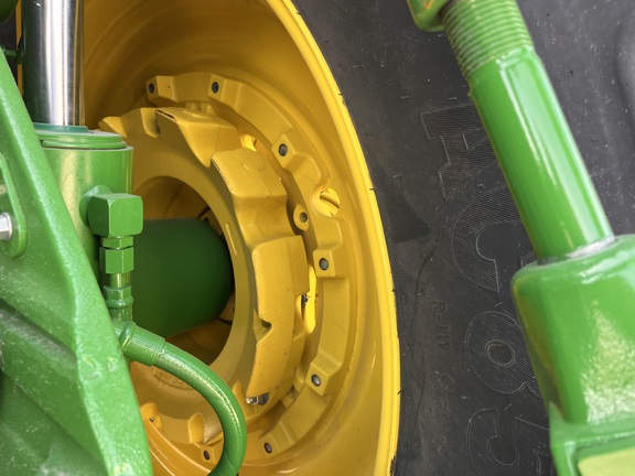 2025 John Deere 8R 310 - Photo18