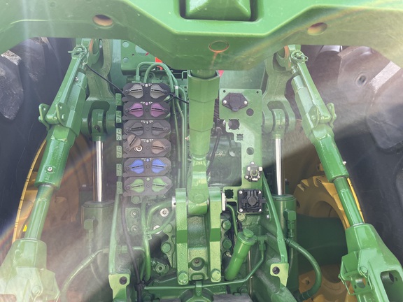 2025 John Deere 8R 310 - Photo29