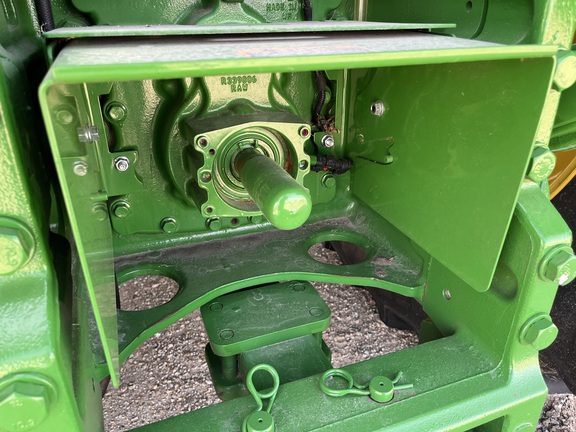 2025 John Deere 8R 310 - Photo30