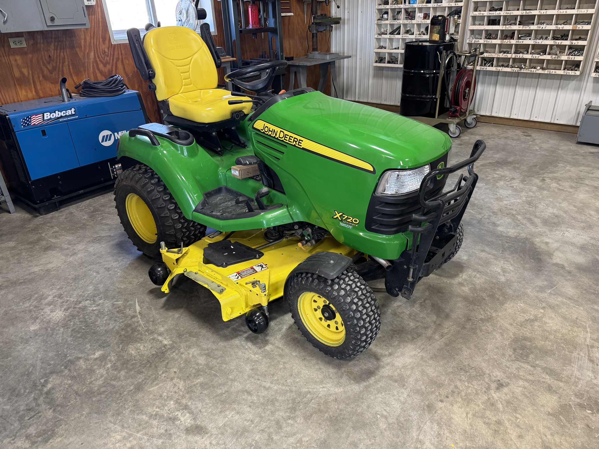 2009 John Deere X720 Image 3