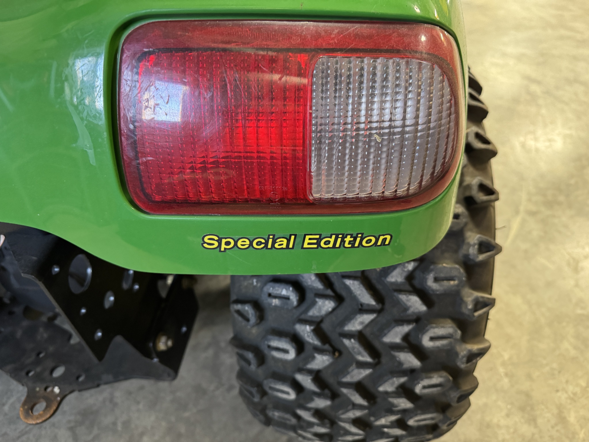 2009 John Deere X720 Image 7