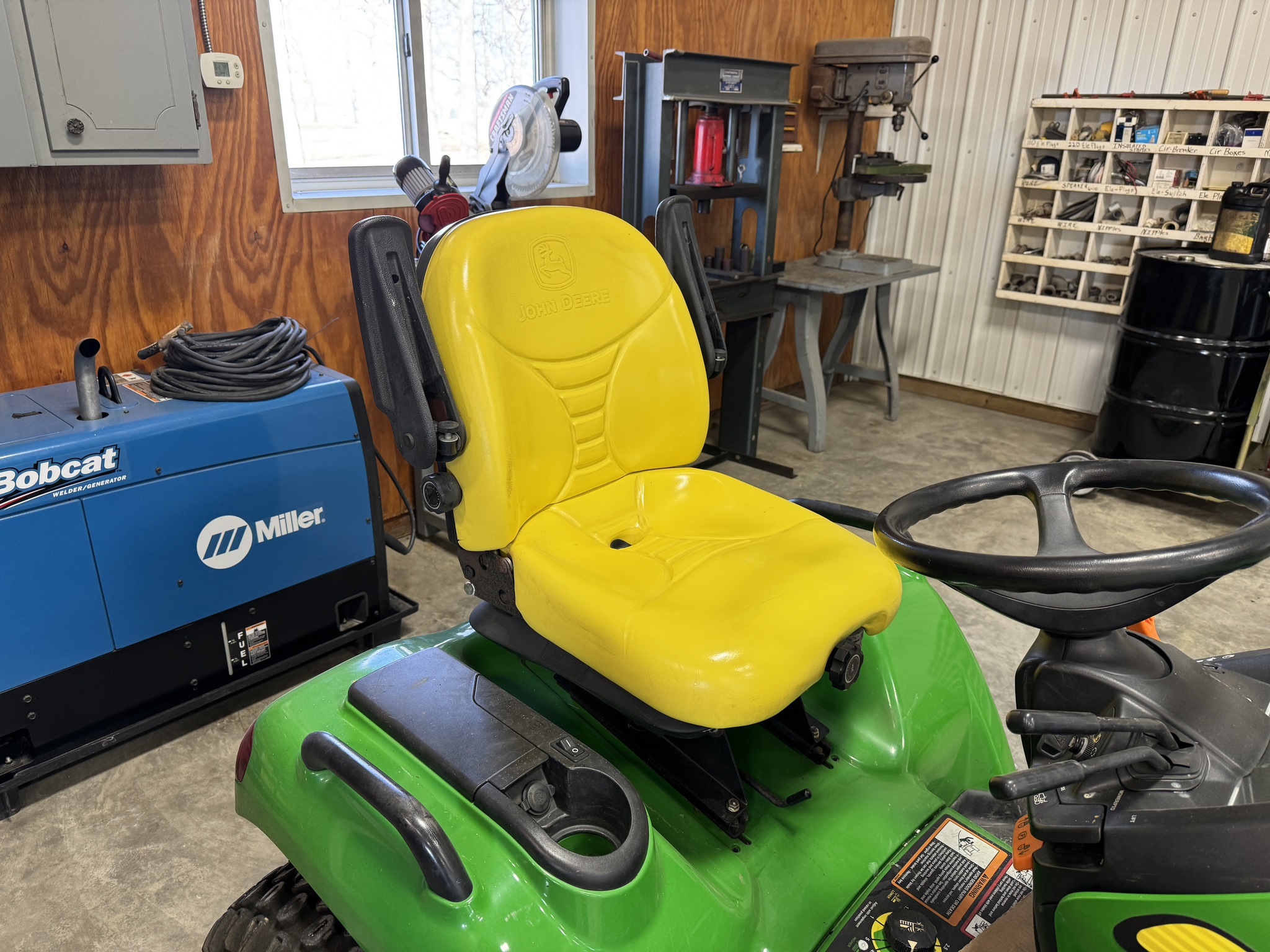 2009 John Deere X720 Image 18