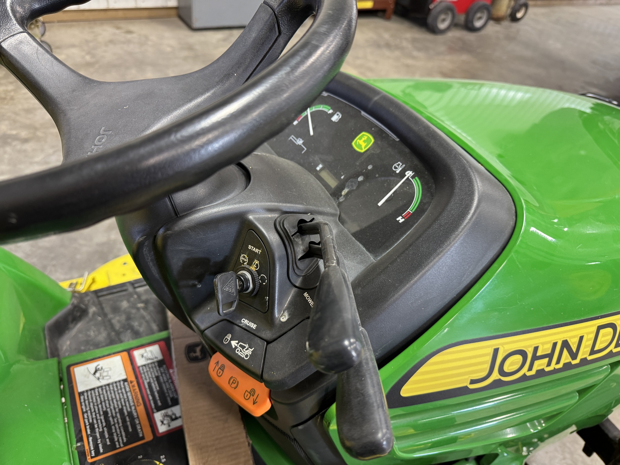 2009 John Deere X720 Image 19
