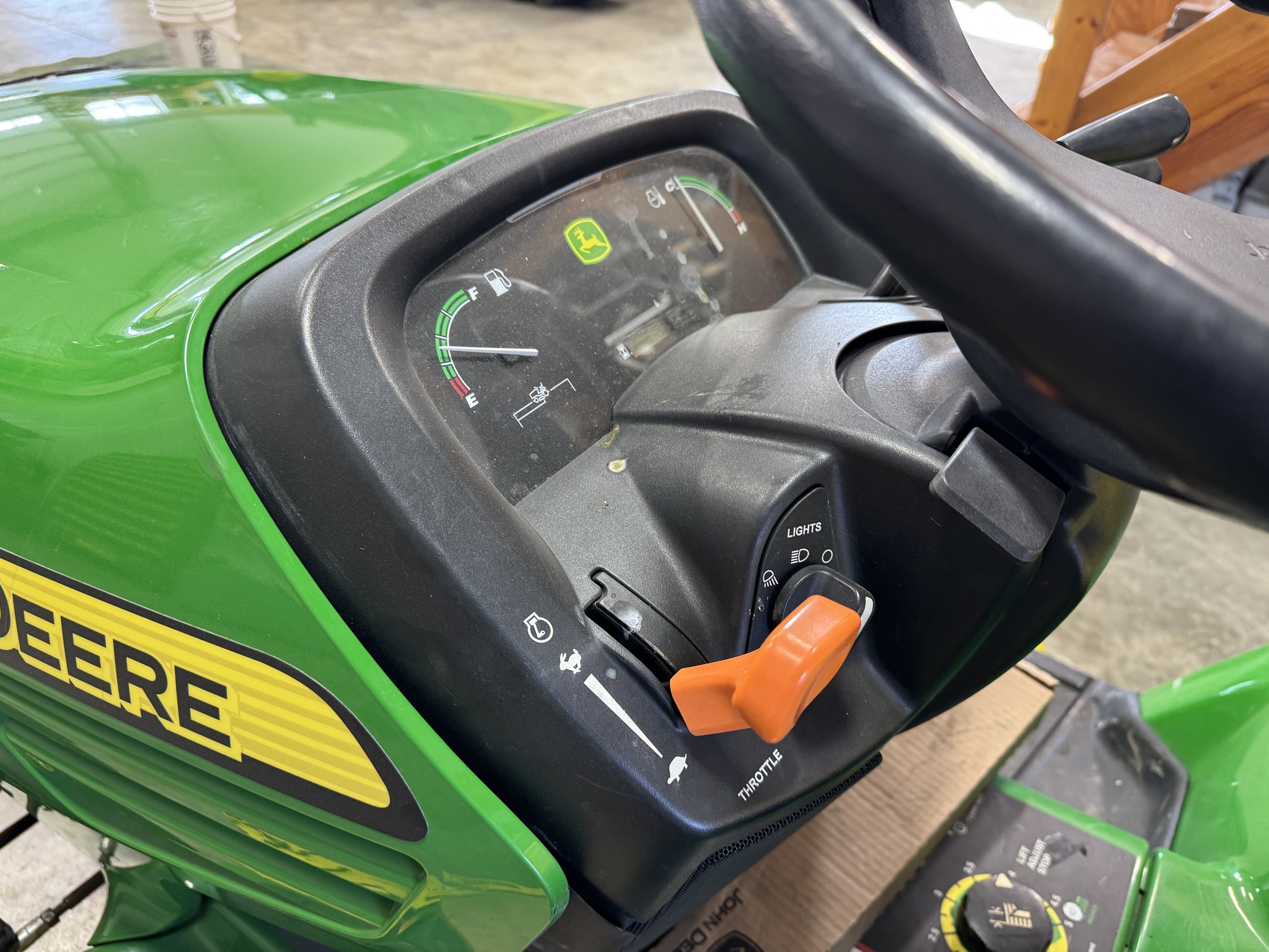 2009 John Deere X720 Image 20