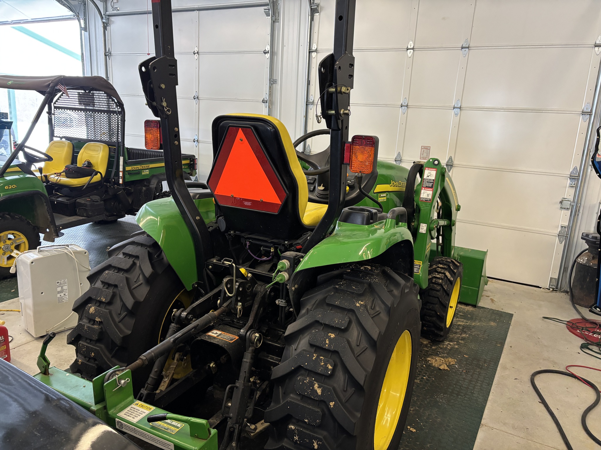 Used 2006 John Deere 3520 Compact Utility Tractors at Koenig Equipment in Lebanon, OH - PhotoXL4