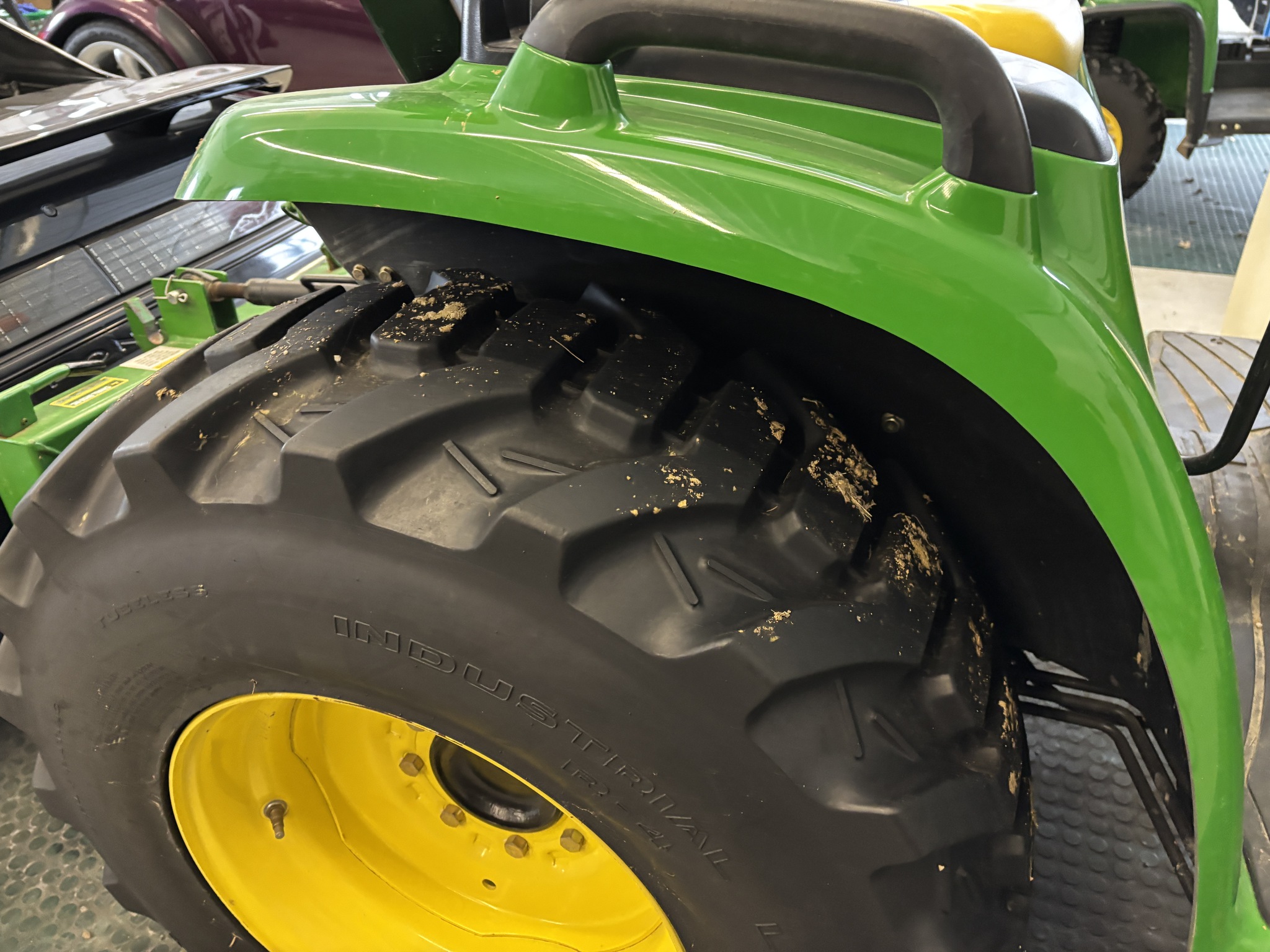 Used 2006 John Deere 3520 Compact Utility Tractors at Koenig Equipment in Lebanon, OH - PhotoXL5