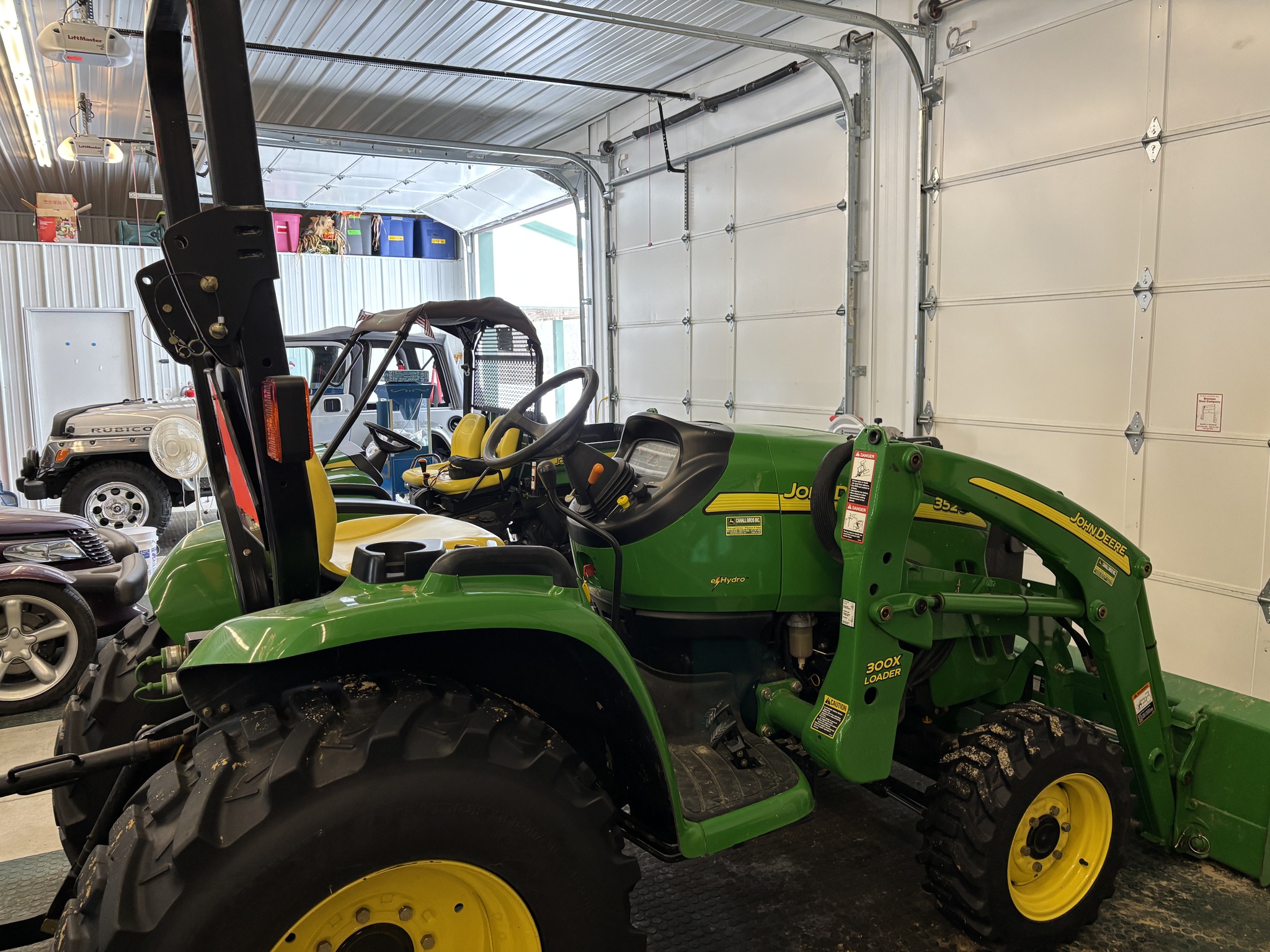 Used 2006 John Deere 3520 Compact Utility Tractors at Koenig Equipment in Lebanon, OH - PhotoXL2