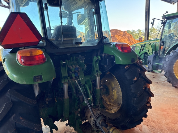 2024 John Deere 5120M Photo 4