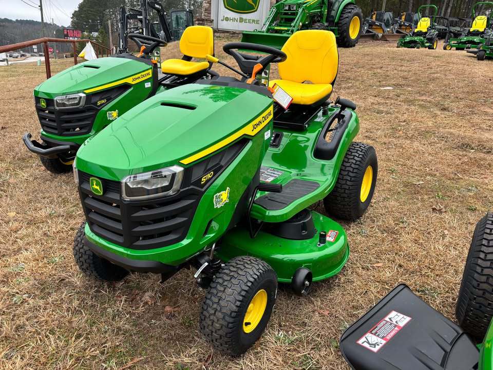 2026 John Deere S110 Lawn Tractor 42-in. Edge Mower Deck Image 1