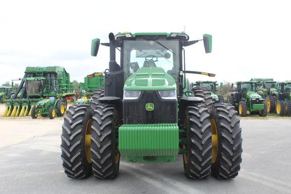 2025 John Deere 8R 280 Photo 2