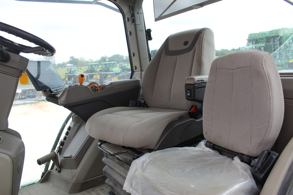 2025 John Deere 8R 280 Photo 9