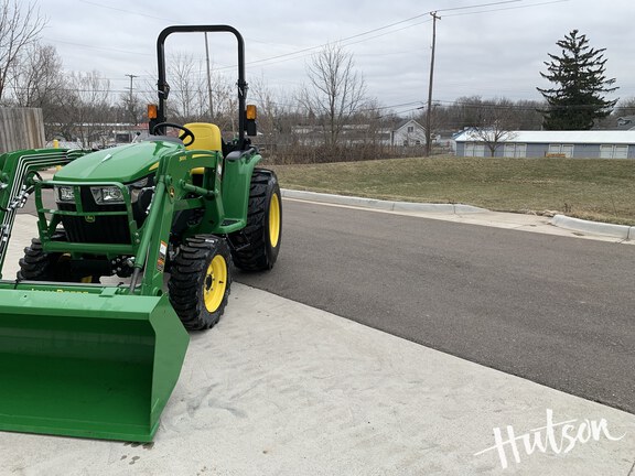 Photo of 2025 John Deere 3032E