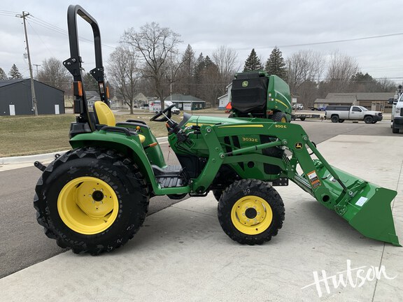 Photo of 2025 John Deere 3032E
