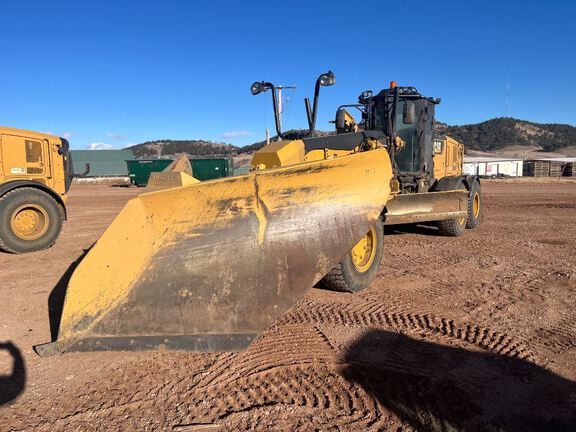 Photo of a 2018 Caterpillar 140M3 AWD