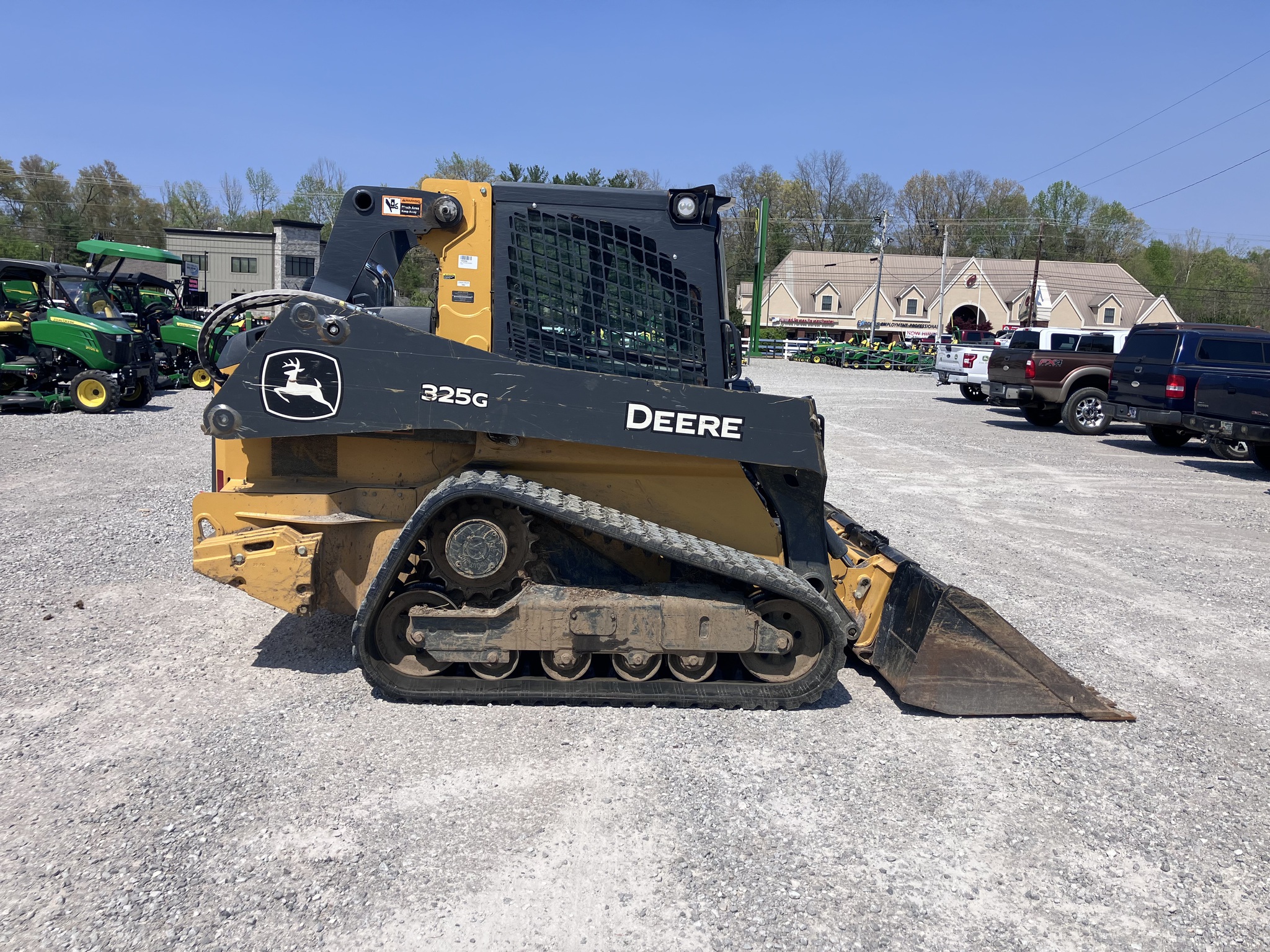 2022 John Deere 325G