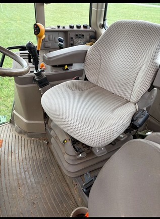 2016 John Deere 6130M