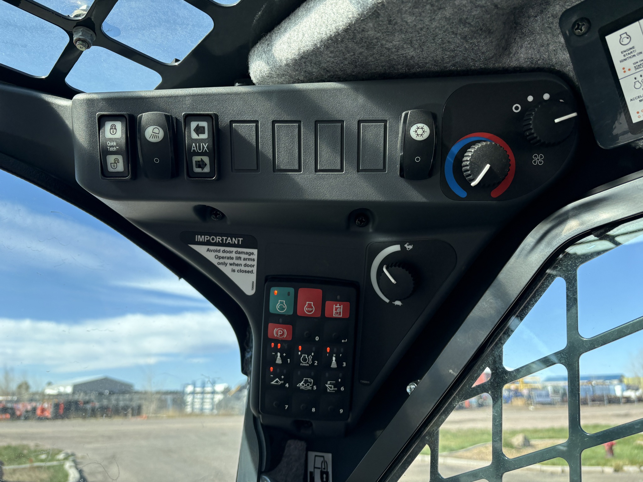 2023 John Deere 325G Image 12