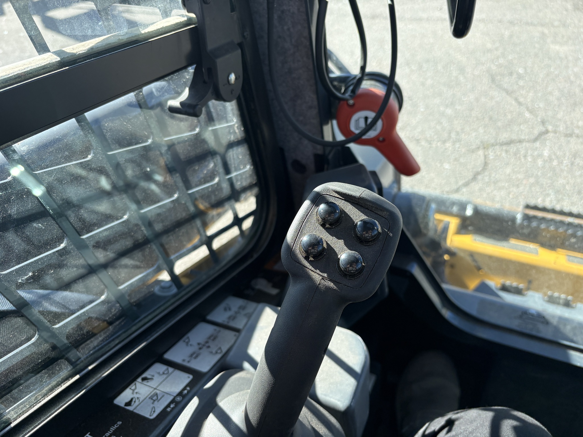 2023 John Deere 325G Image 9