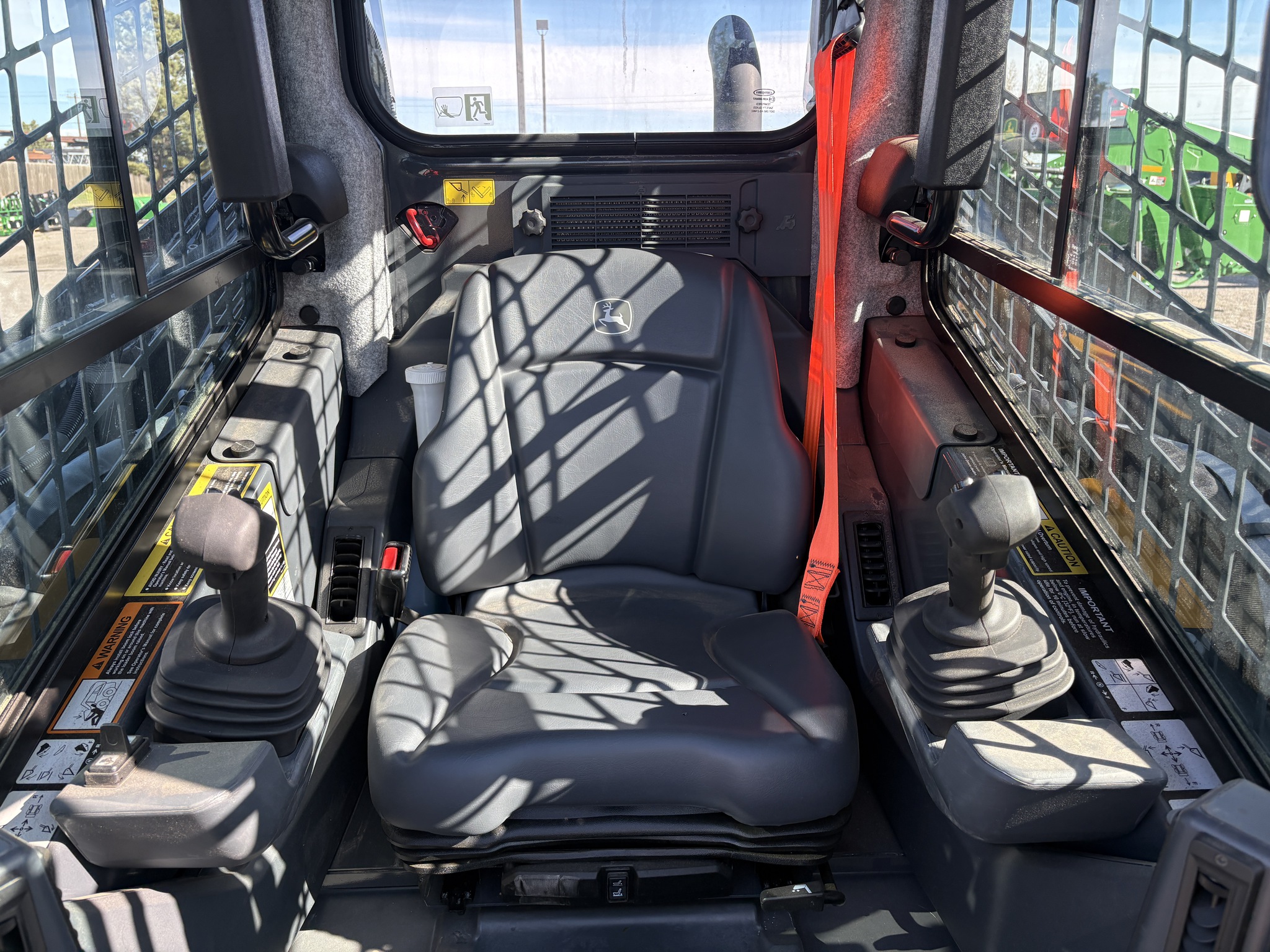 2023 John Deere 325G Image 14