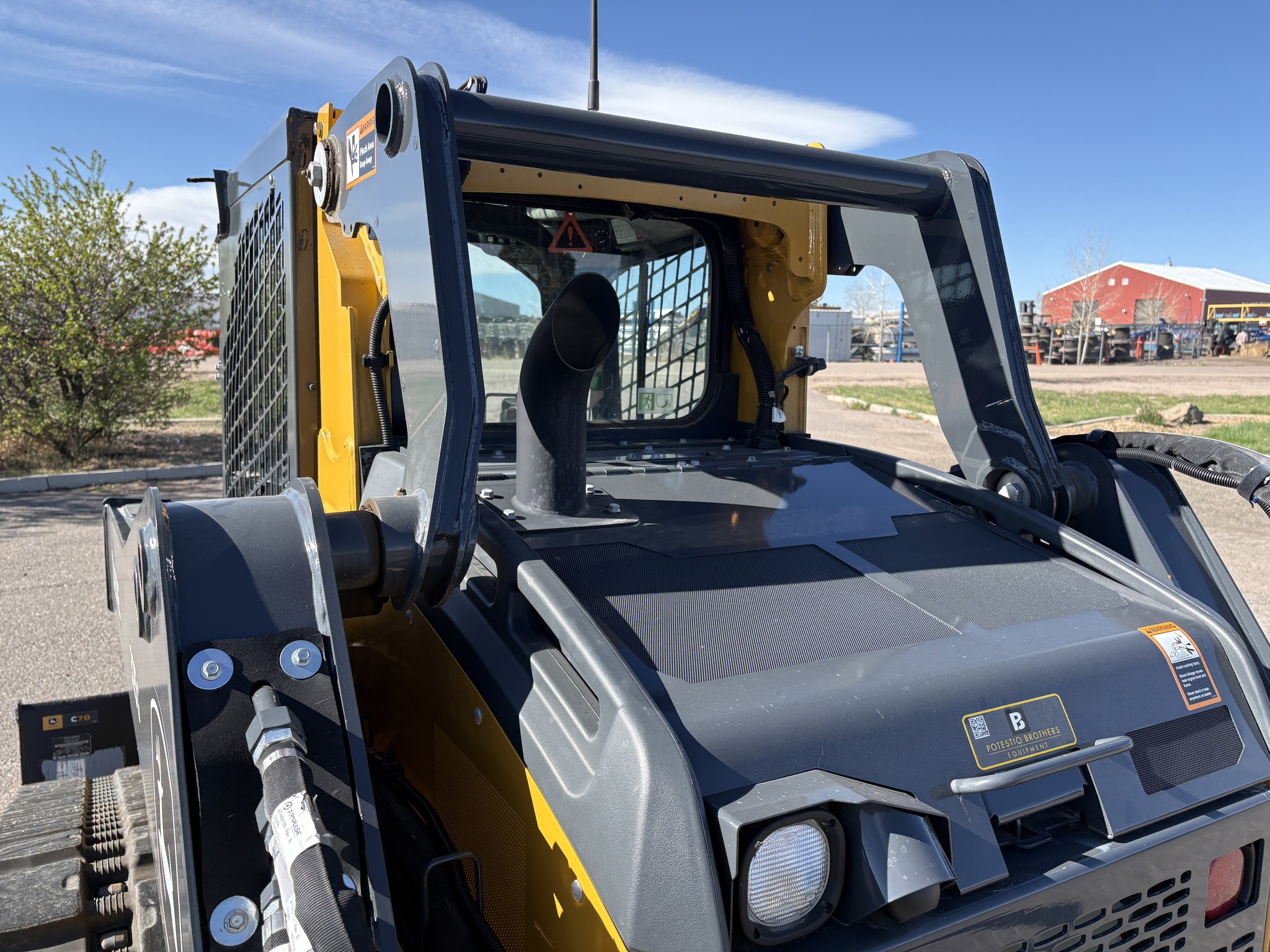 2023 John Deere 325G Image 17