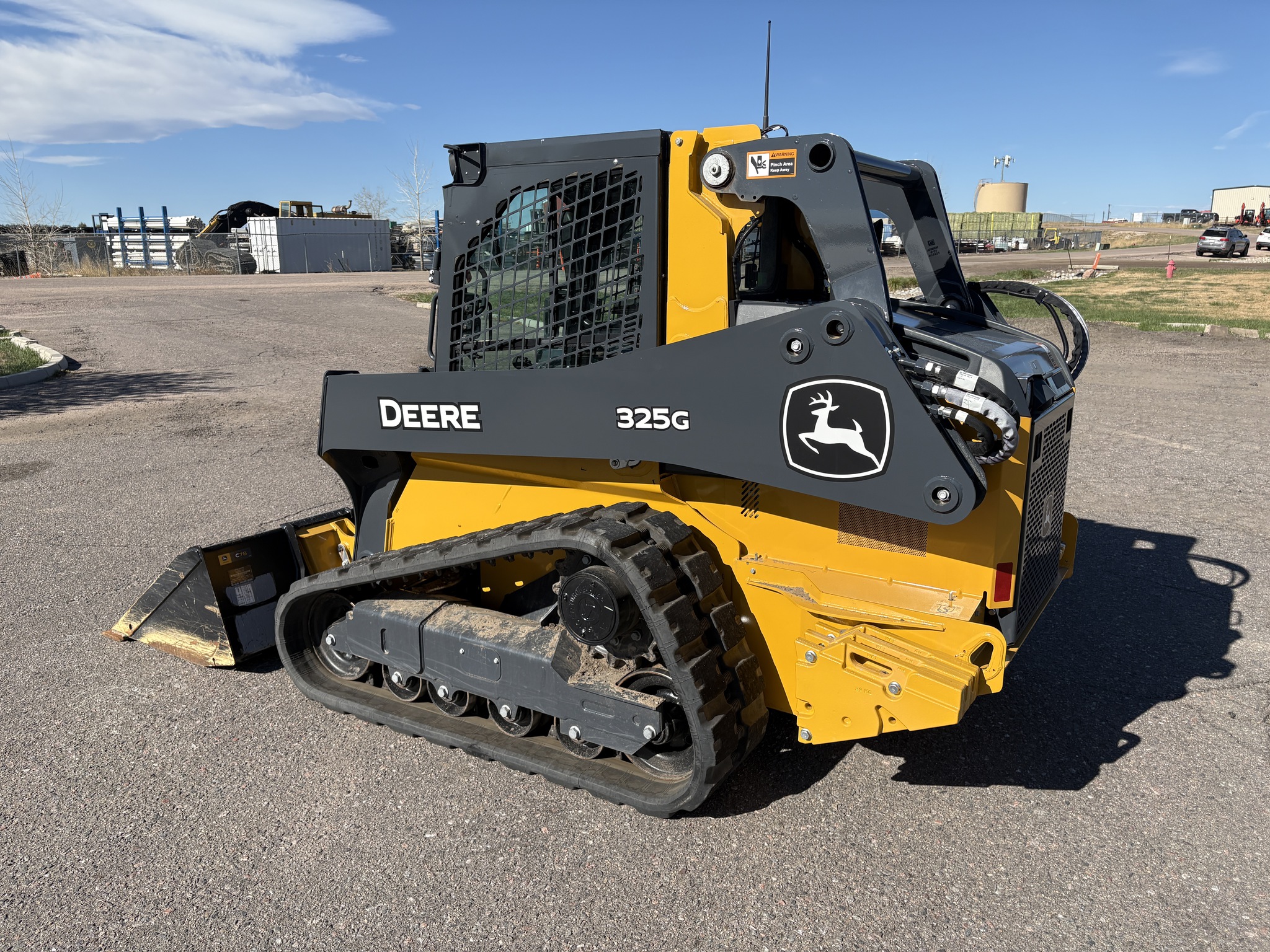 2023 John Deere 325G Image 3