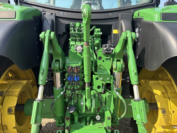Used 2021 John Deere 6155R Row Crop Tractors at Horizon Ag & Turf in Lloydminster, AB - Photo11