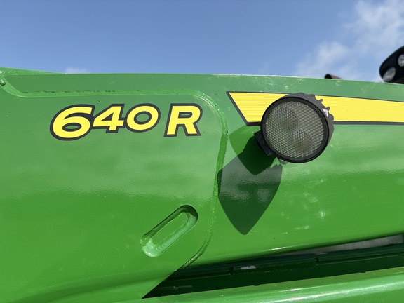 Used 2021 John Deere 6155R Row Crop Tractors at Horizon Ag & Turf in Lloydminster, AB - Photo4