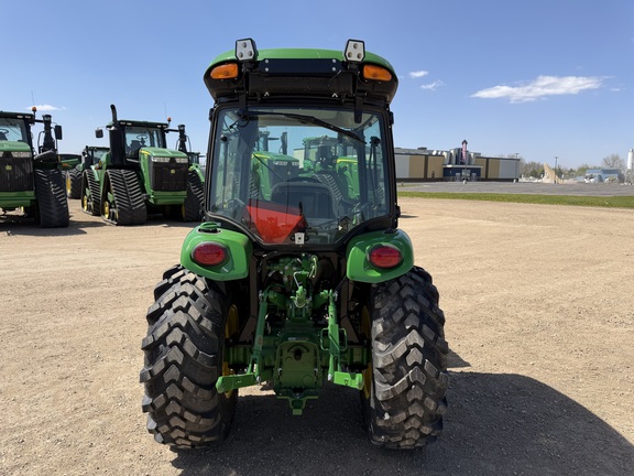 2025 John Deere 3039R - Photo4