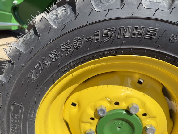 2025 John Deere 3039R - Photo9