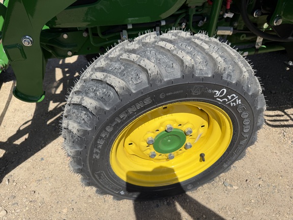 2025 John Deere 3039R - Photo10