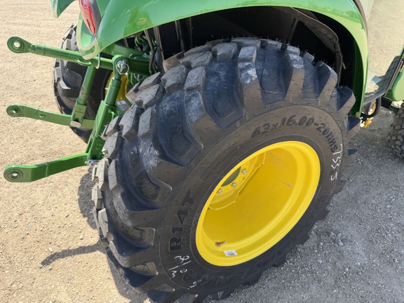 2025 John Deere 3039R - Photo13