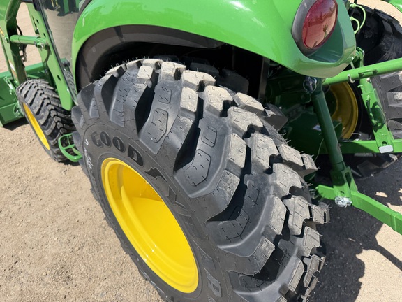 2025 John Deere 3039R - Photo14