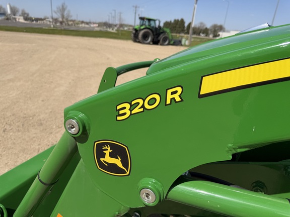 2025 John Deere 3039R - Photo15