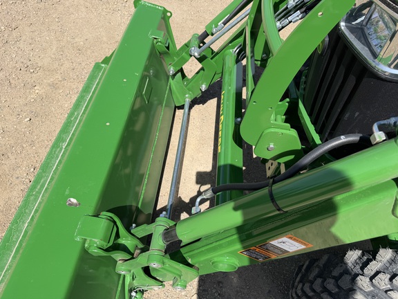 2025 John Deere 3039R - Photo17